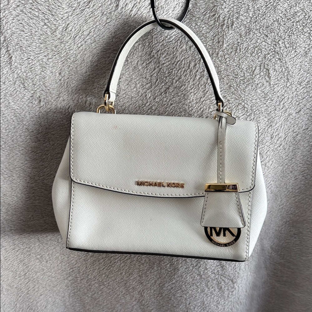 Michael Kors Ivory leather bag with Gold Accents